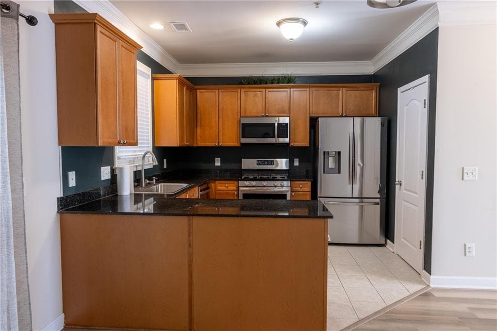 2 bedroom, 3 bathroom, 1,435 sq ft townhouse for rent at 1232 Harris Commons Place 1232, Roswell, GA 30076 for $2,100 a month — photo 8