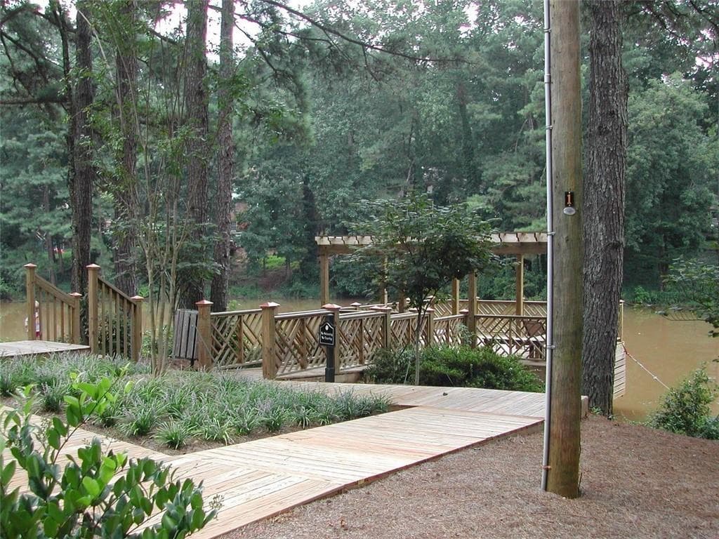 3 bedroom, 2 bathroom, 1,260 sq ft condominium for sale at 3650 Ashford Dunwoody Road 918, Atlanta, GA 30319 — photo 3