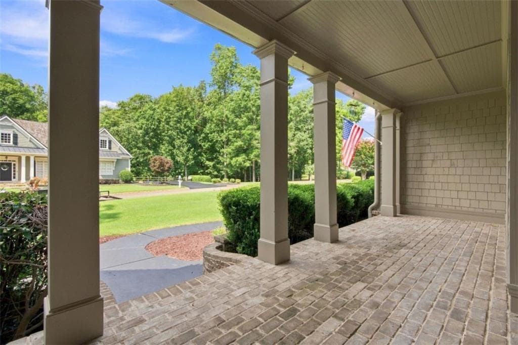 7 bedroom, 5 bathroom, 6,455 sq ft single family residence under contract at 184 Scarlet Oak Lane, Dawsonville, GA 30534 — photo 6