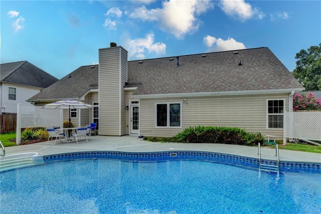 3 bedroom, 2 bathroom, 1,829 sq ft single family residence under contract at 1831 Stillbrook Way, Lawrenceville, GA 30043 — photo 6