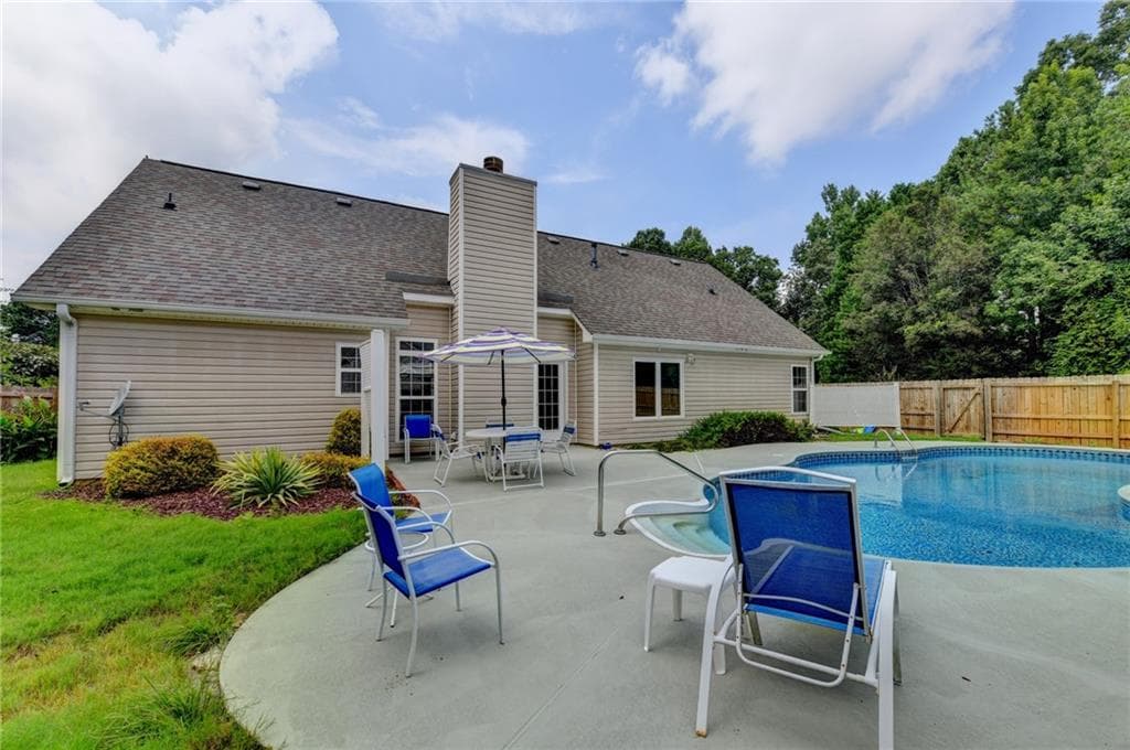 3 bedroom, 2 bathroom, 1,829 sq ft single family residence under contract at 1831 Stillbrook Way, Lawrenceville, GA 30043 — photo 7