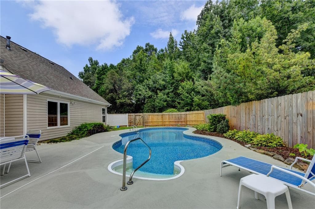 3 bedroom, 2 bathroom, 1,829 sq ft single family residence under contract at 1831 Stillbrook Way, Lawrenceville, GA 30043 — photo 8