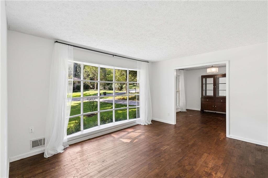 5 bedroom, 3 bathroom, 3,018 sq ft single family residence under contract at 3845 Westmoreland Drive, Kennesaw, GA 30144 — photo 5