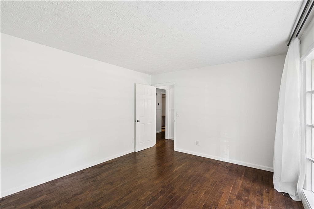 5 bedroom, 3 bathroom, 3,018 sq ft single family residence under contract at 3845 Westmoreland Drive, Kennesaw, GA 30144 — photo 6