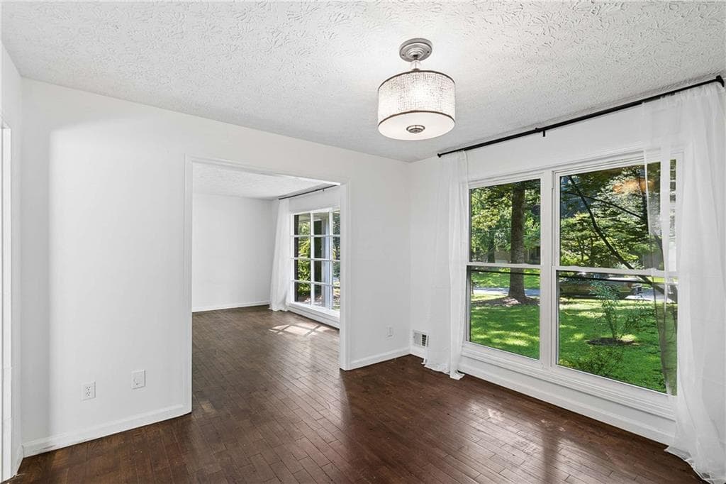 5 bedroom, 3 bathroom, 3,018 sq ft single family residence under contract at 3845 Westmoreland Drive, Kennesaw, GA 30144 — photo 7