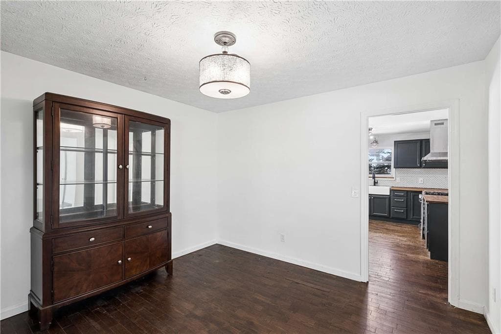 5 bedroom, 3 bathroom, 3,018 sq ft single family residence under contract at 3845 Westmoreland Drive, Kennesaw, GA 30144 — photo 8