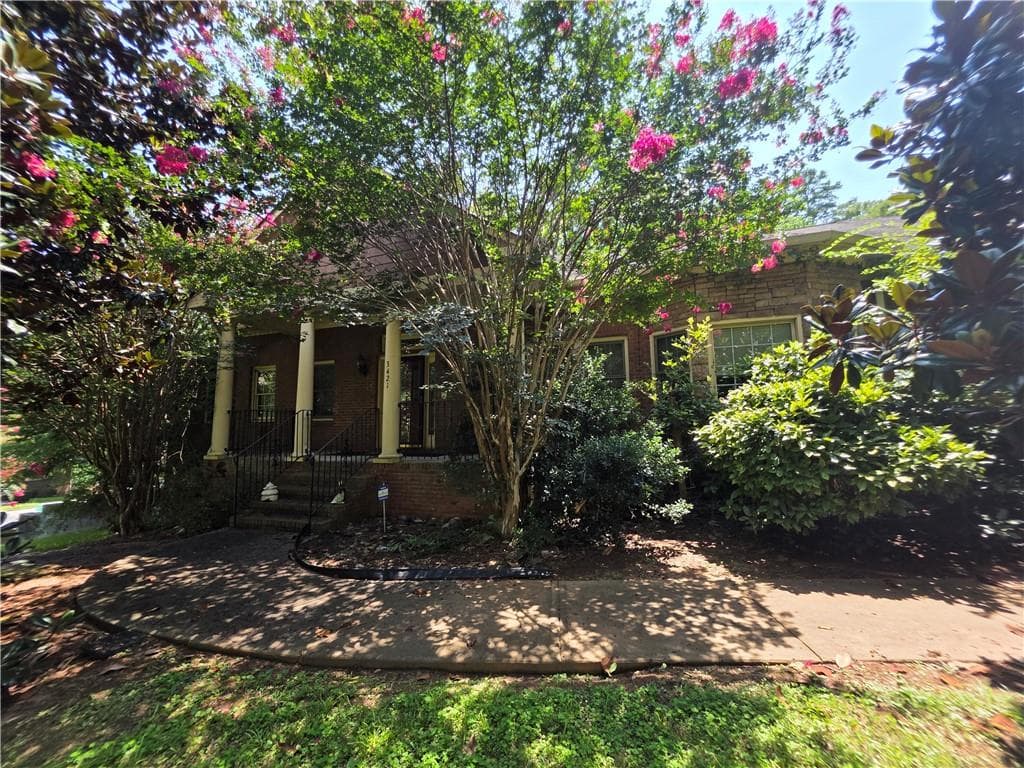 6 bedroom, 5 bathroom, 7,677 sq ft single family residence for sale at 3421 Rainbow Drive, Decatur, GA 30034 — photo 3