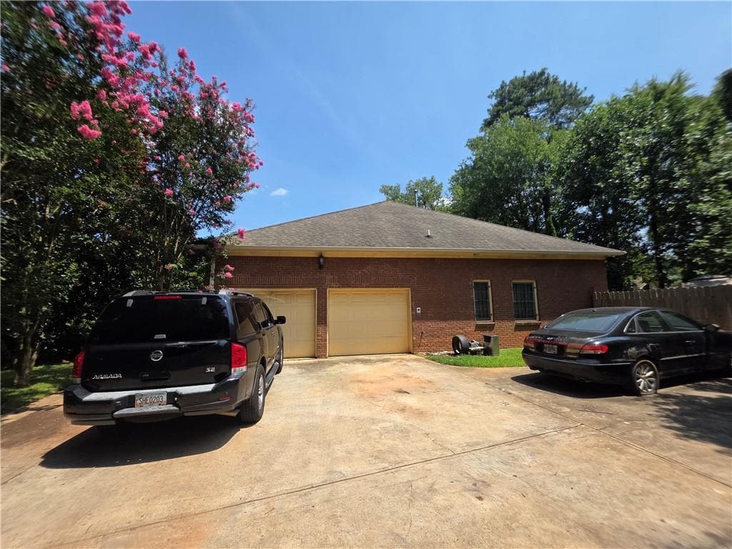 6 bedroom, 5 bathroom, 7,677 sq ft single family residence for sale at 3421 Rainbow Drive, Decatur, GA 30034 — photo 6