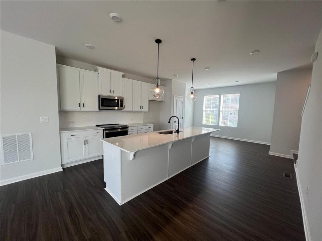 3 bedroom, 4 bathroom, 1,985 sq ft townhouse for rent at 700 Payton Lane, Acworth, GA 30102 for $2,500 a month — photo 5
