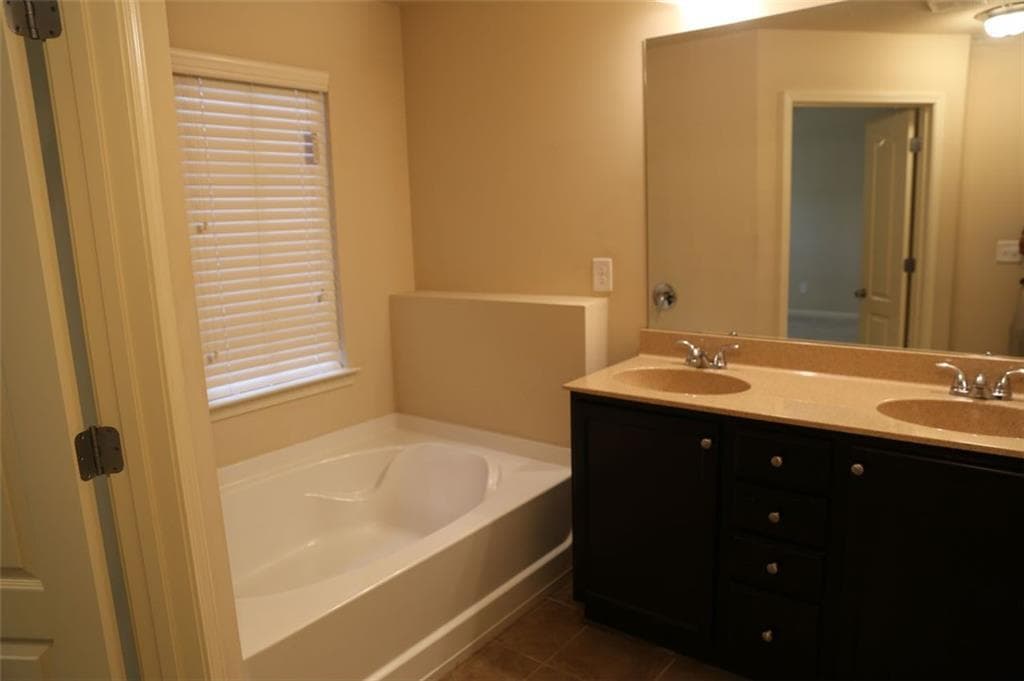 3 bedroom, 3 bathroom, 1,929 sq ft townhouse for rent at 2654 Sardis Chase Court 300, Buford, GA 30519 for $2,250 a month — photo 9
