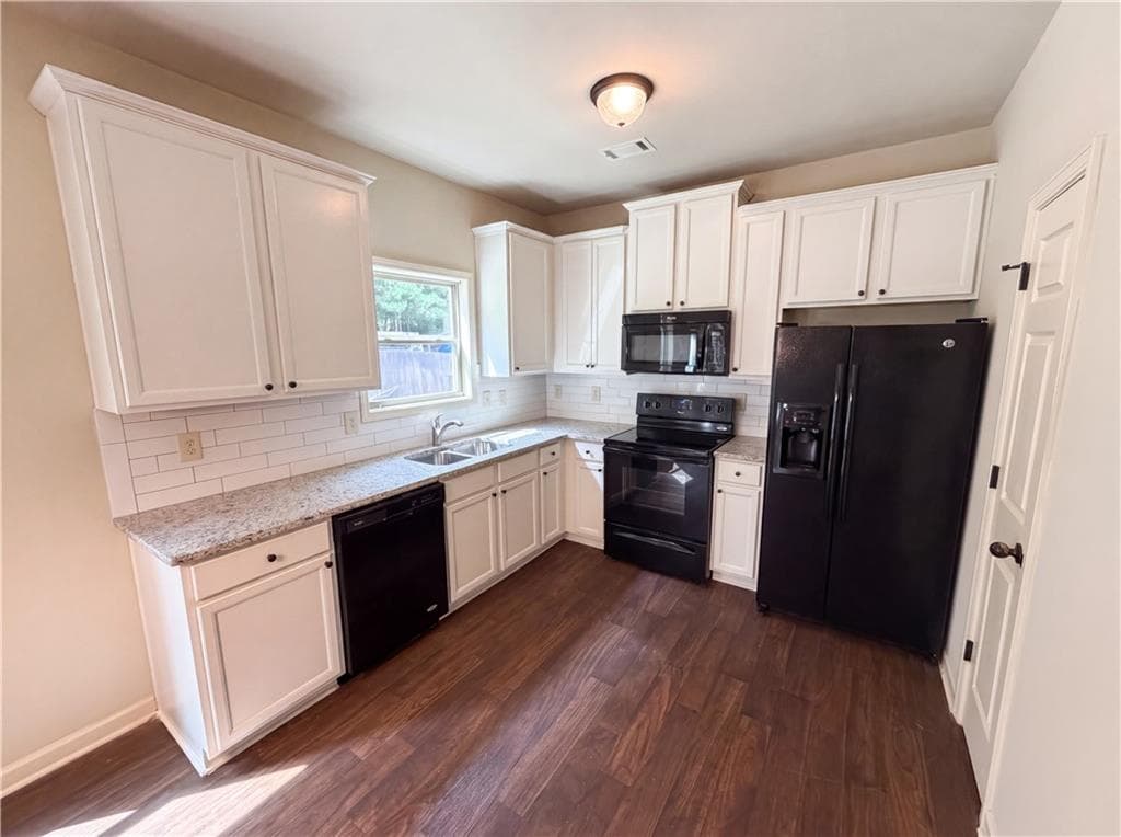 4 bedroom, 3 bathroom, 1,980 sq ft single family residence under contract at 1036 Glenwyck Drive, Braselton, GA 30517 — photo 2