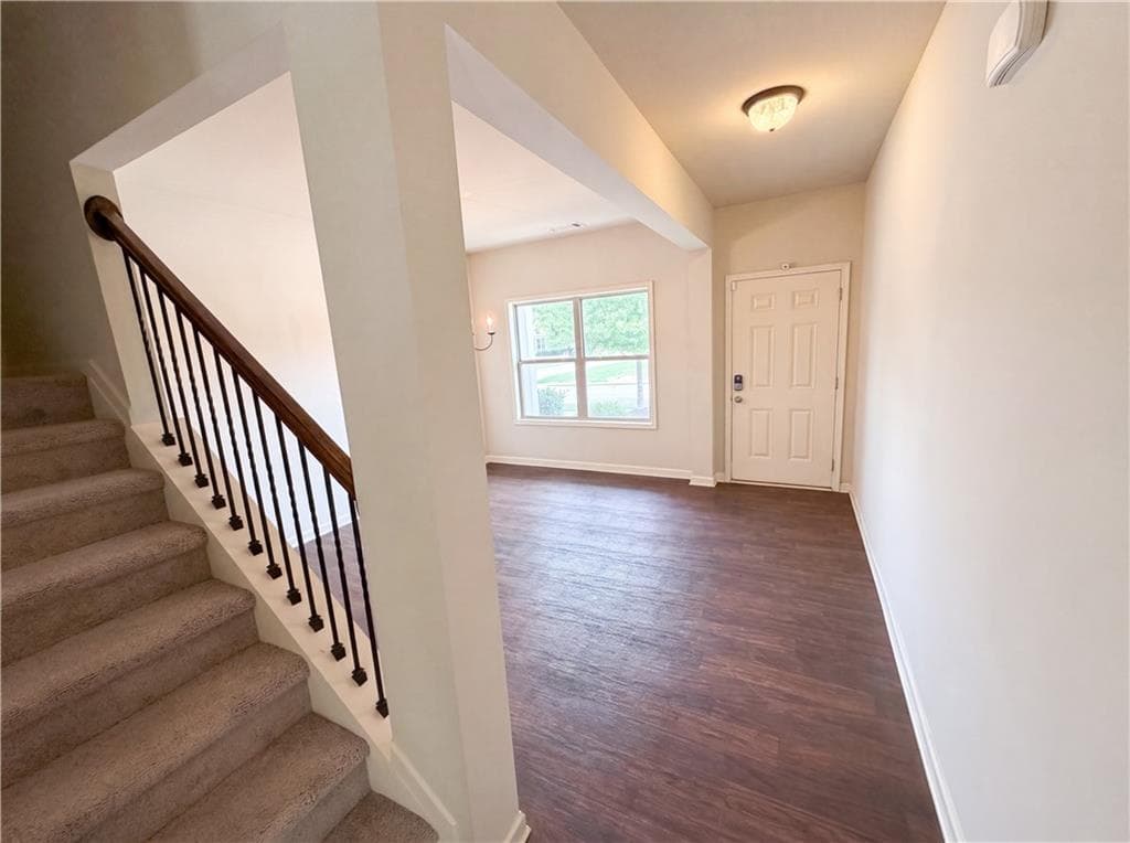 4 bedroom, 3 bathroom, 1,980 sq ft single family residence under contract at 1036 Glenwyck Drive, Braselton, GA 30517 — photo 6