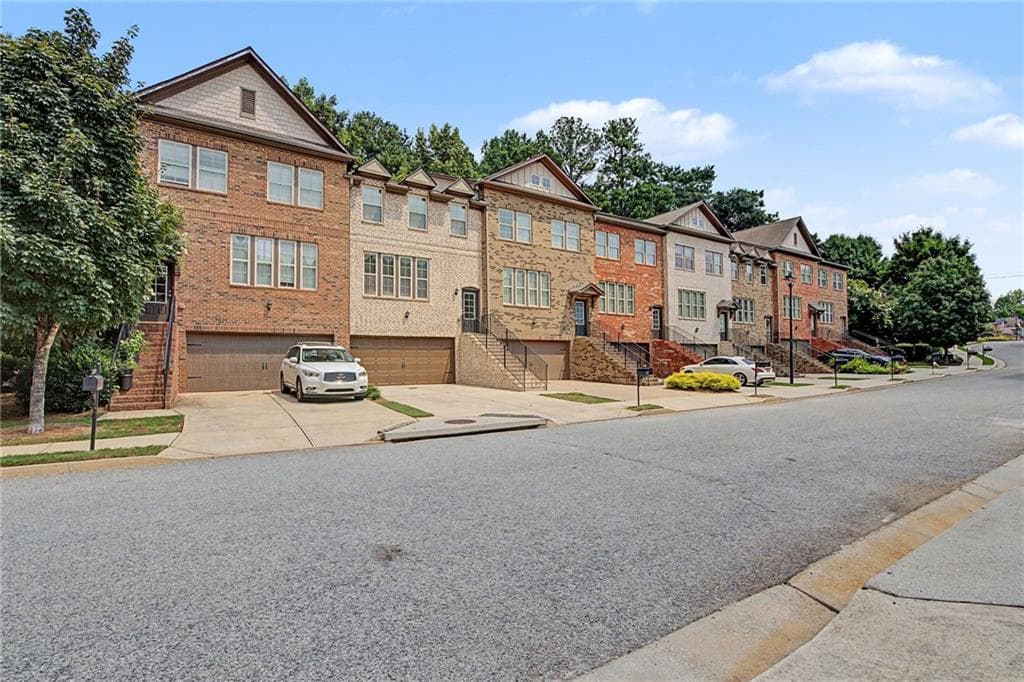 3 bedroom, 4 bathroom, 2,140 sq ft townhouse under contract at 2168 Mission View Drive, Lawrenceville, GA 30043 — photo 3