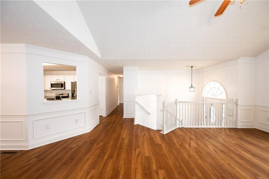 5 bedroom, 3 bathroom, 2,572 sq ft single family residence for sale at 6532 Sundial Avenue, Flowery Branch, GA 30542 — photo 7