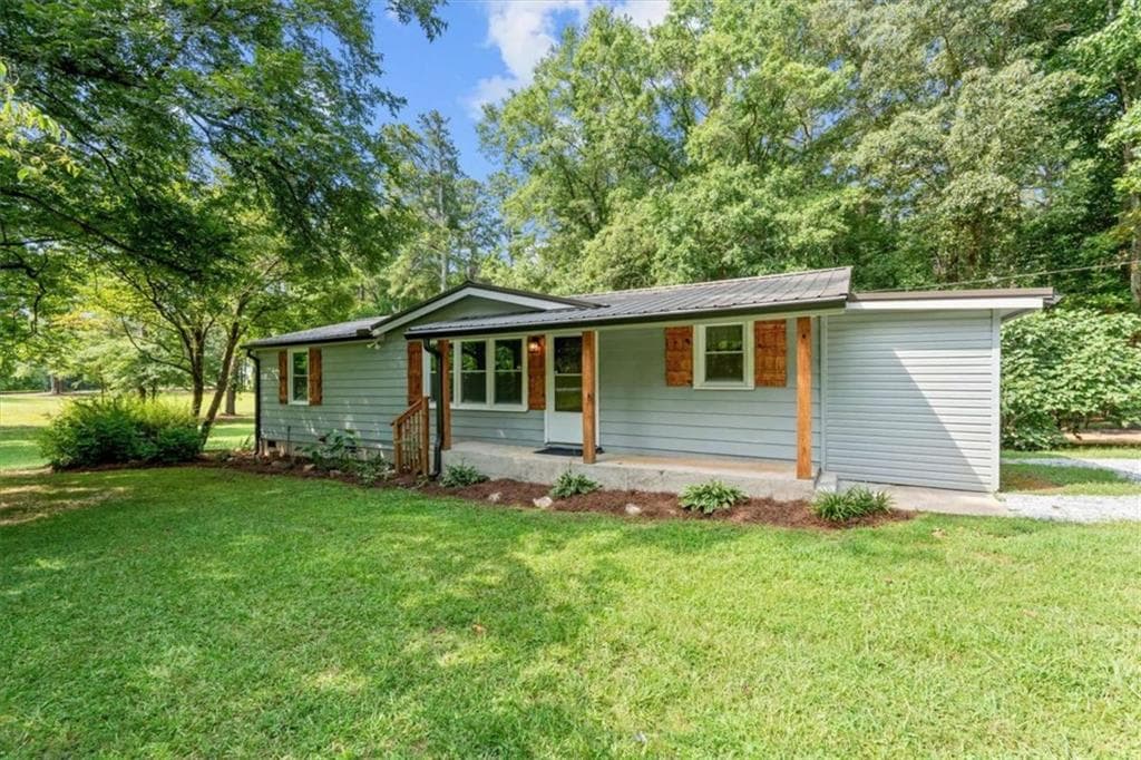 3 bedroom, 2 bathroom, 1,081 sq ft single family residence under contract at 1229 Georgia Avenue, Bremen, GA 30110 — photo 3