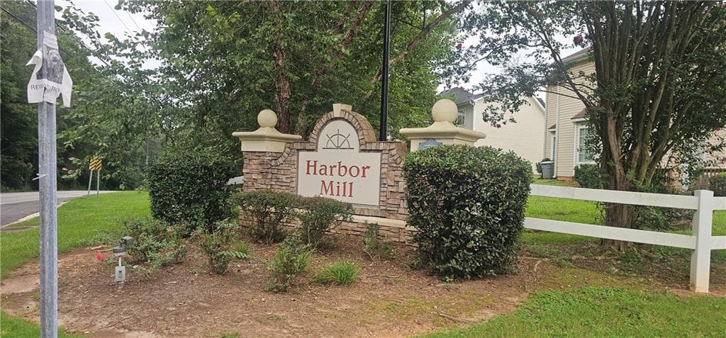 3 bedroom, 3 bathroom, 2,299 sq ft single family residence for sale at 5690 Mill View Way, Lithonia, GA 30038 — photo 2