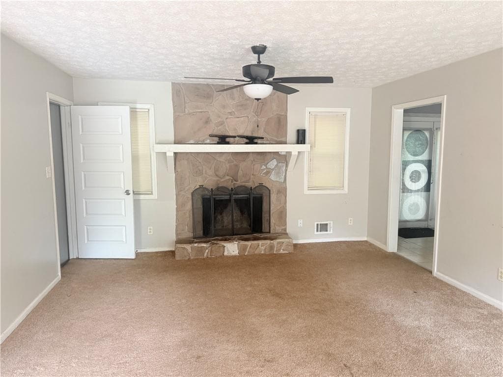 3 bedroom, 2 bathroom, 2,168 sq ft single family residence under contract at 976 Bernice Court, Lawrenceville, GA 30045 — photo 5