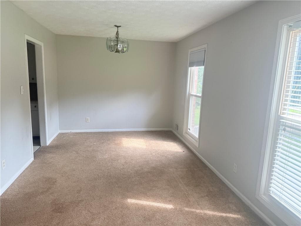 3 bedroom, 2 bathroom, 2,168 sq ft single family residence under contract at 976 Bernice Court, Lawrenceville, GA 30045 — photo 6