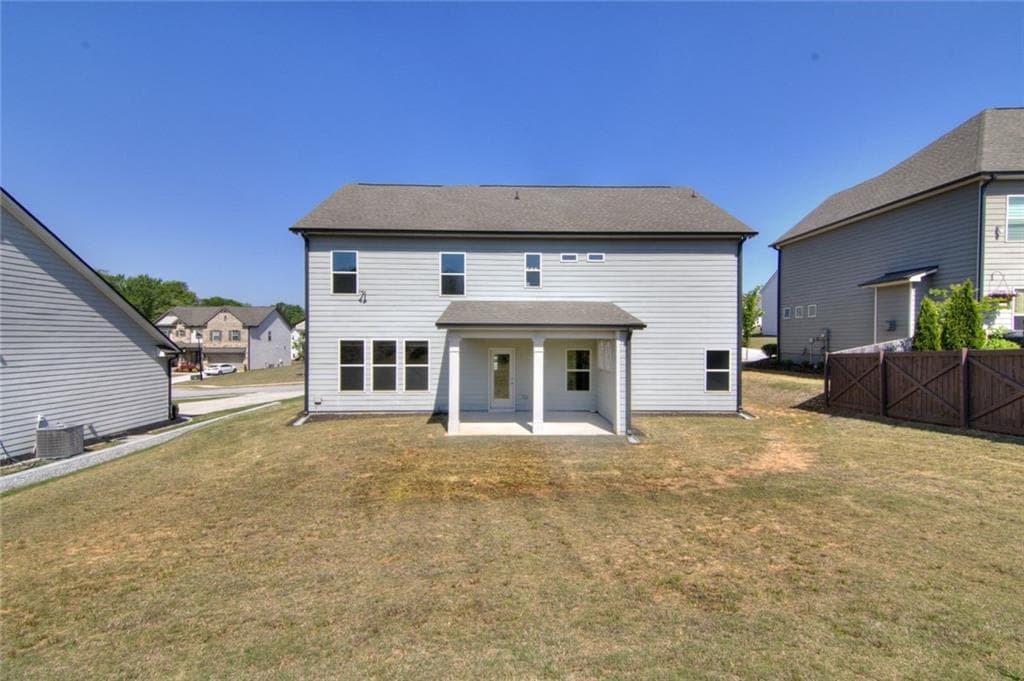 4 bedroom, 3 bathroom, 3,204 sq ft single family residence for rent at 7107 Branch Creek Cove, Flowery Branch, GA 30542 for $3,200 a month — photo 4