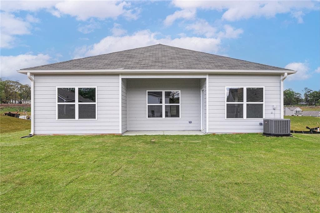 3 bedroom, 2 bathroom, 1,408 sq ft single family residence for sale at 244 Sunfish Circle, Jefferson, GA 30548 — photo 3