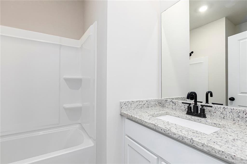 3 bedroom, 2 bathroom, 1,408 sq ft single family residence for sale at 244 Sunfish Circle, Jefferson, GA 30548 — photo 9