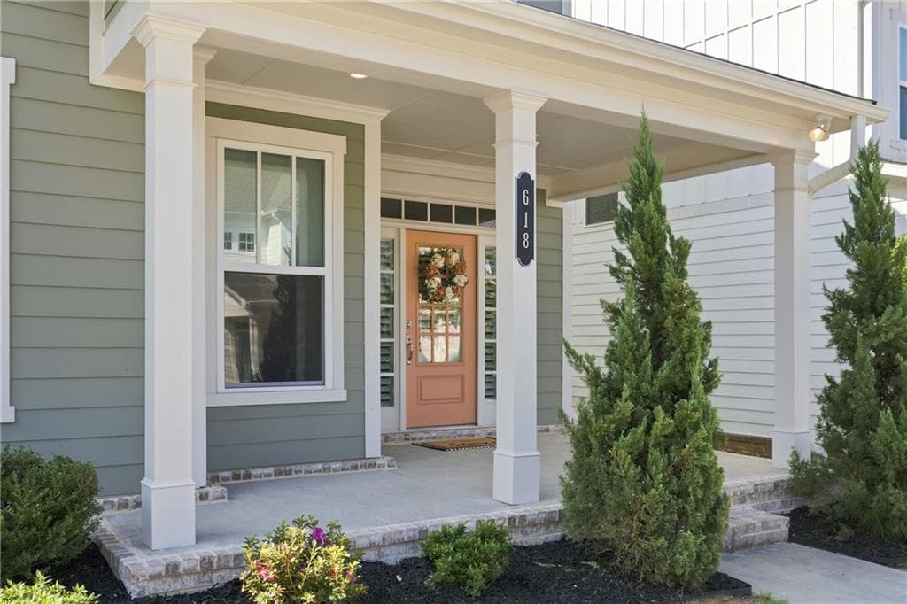 4 bedroom, 4 bathroom, 2,540 sq ft single family residence under contract at 618 Finley Street, Suwanee, GA 30024 — photo 3