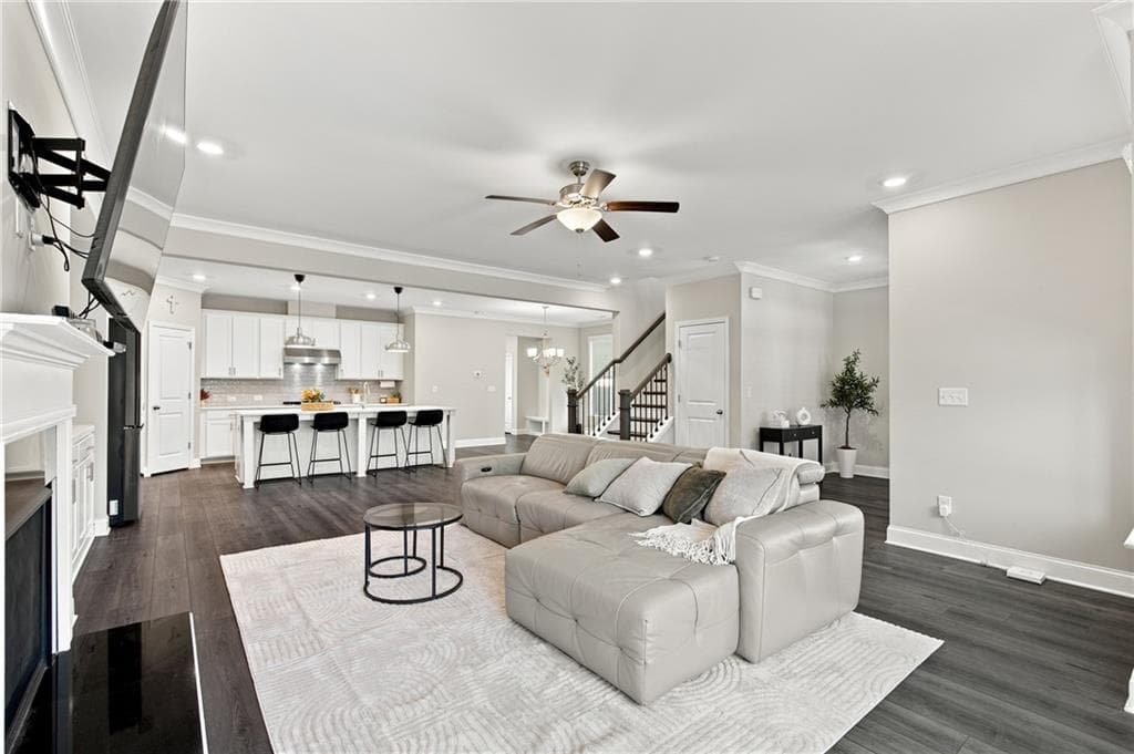 4 bedroom, 4 bathroom, 2,540 sq ft single family residence under contract at 618 Finley Street, Suwanee, GA 30024 — photo 8