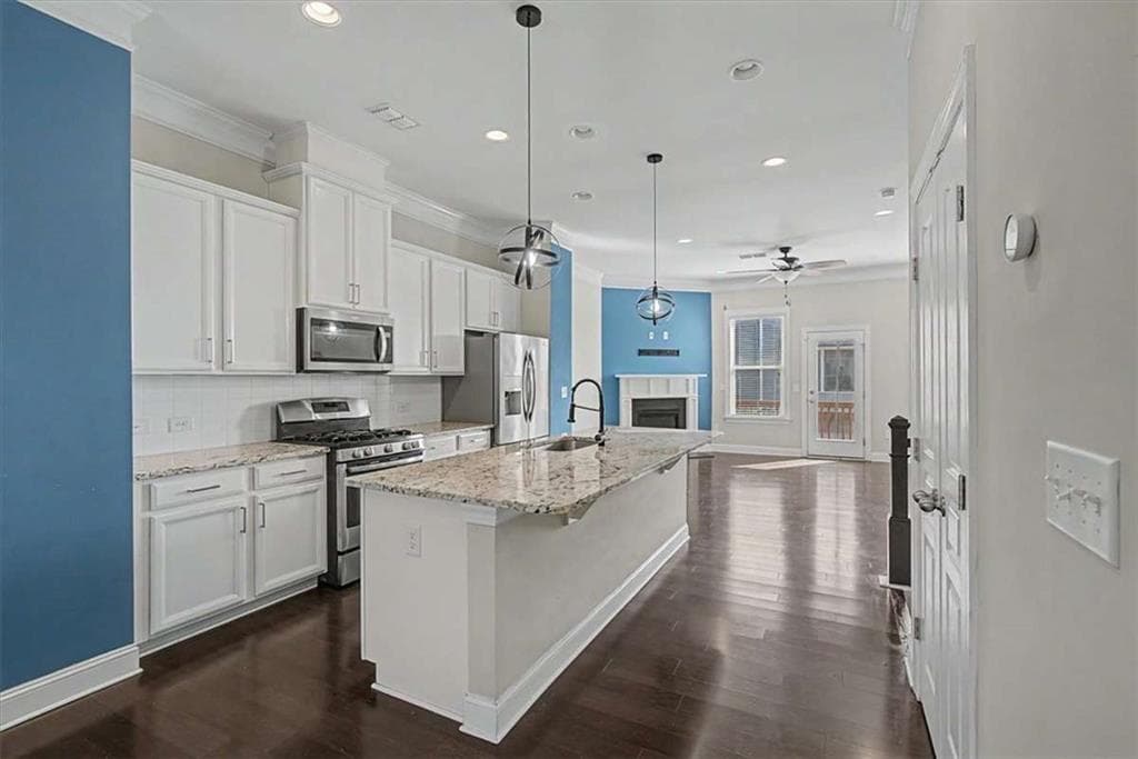 4 bedroom, 4 bathroom, 2,009 sq ft townhouse for sale at 4469 Dunblane Avenue, Sugar Hill, GA 30518 — photo 4