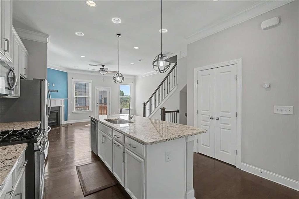 4 bedroom, 4 bathroom, 2,009 sq ft townhouse for sale at 4469 Dunblane Avenue, Sugar Hill, GA 30518 — photo 5