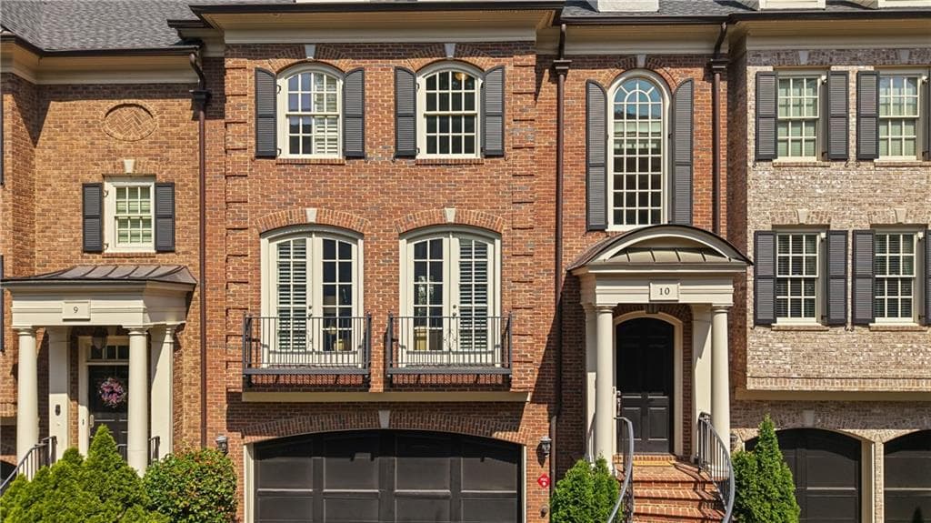 4 bedroom, 5 bathroom, 2,614 sq ft townhouse for sale at 3475 Roxboro Road 10, Atlanta, GA 30326