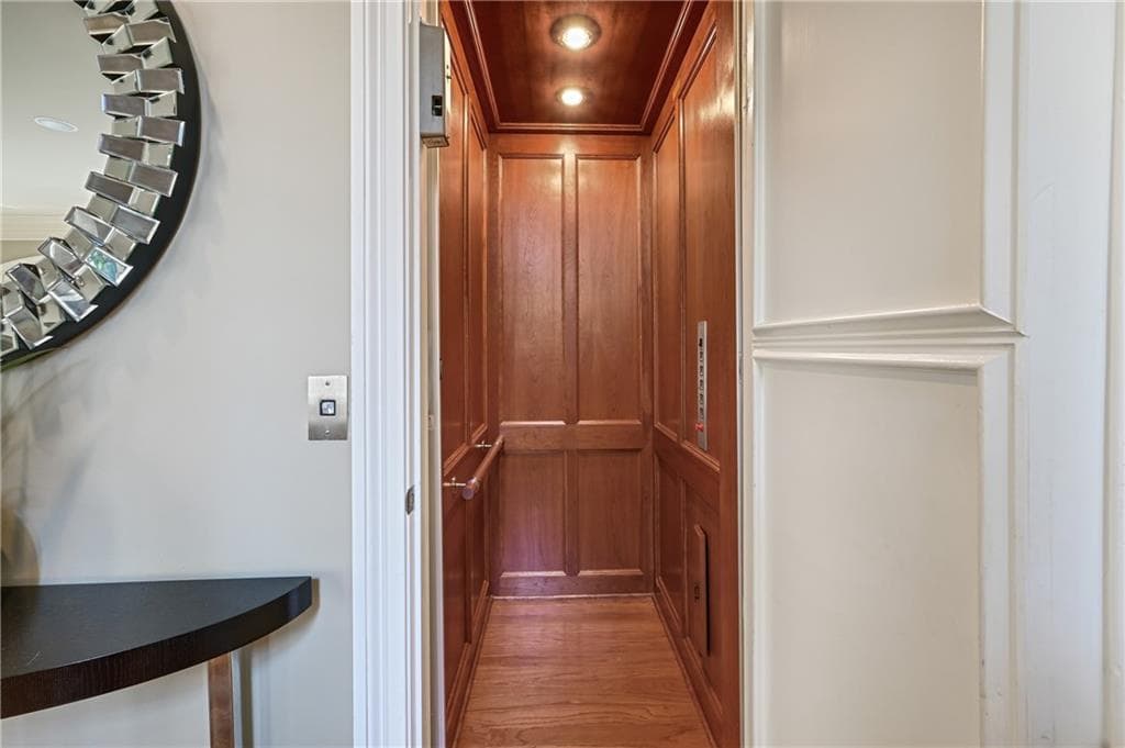 4 bedroom, 5 bathroom, 2,614 sq ft townhouse for sale at 3475 Roxboro Road 10, Atlanta, GA 30326 — photo 5