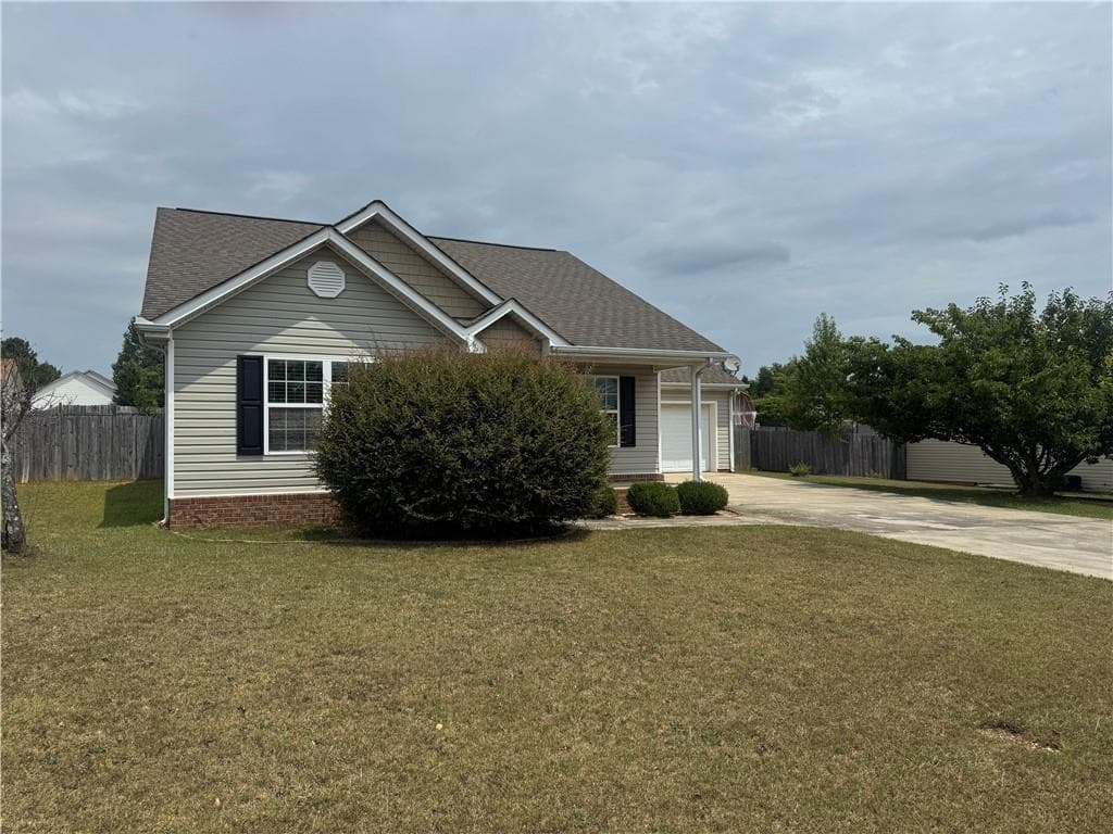 3 bedroom, 2 bathroom, 1,270 sq ft single family residence for sale at 50 Brittany Court, Chatsworth, GA 30705 — photo 2