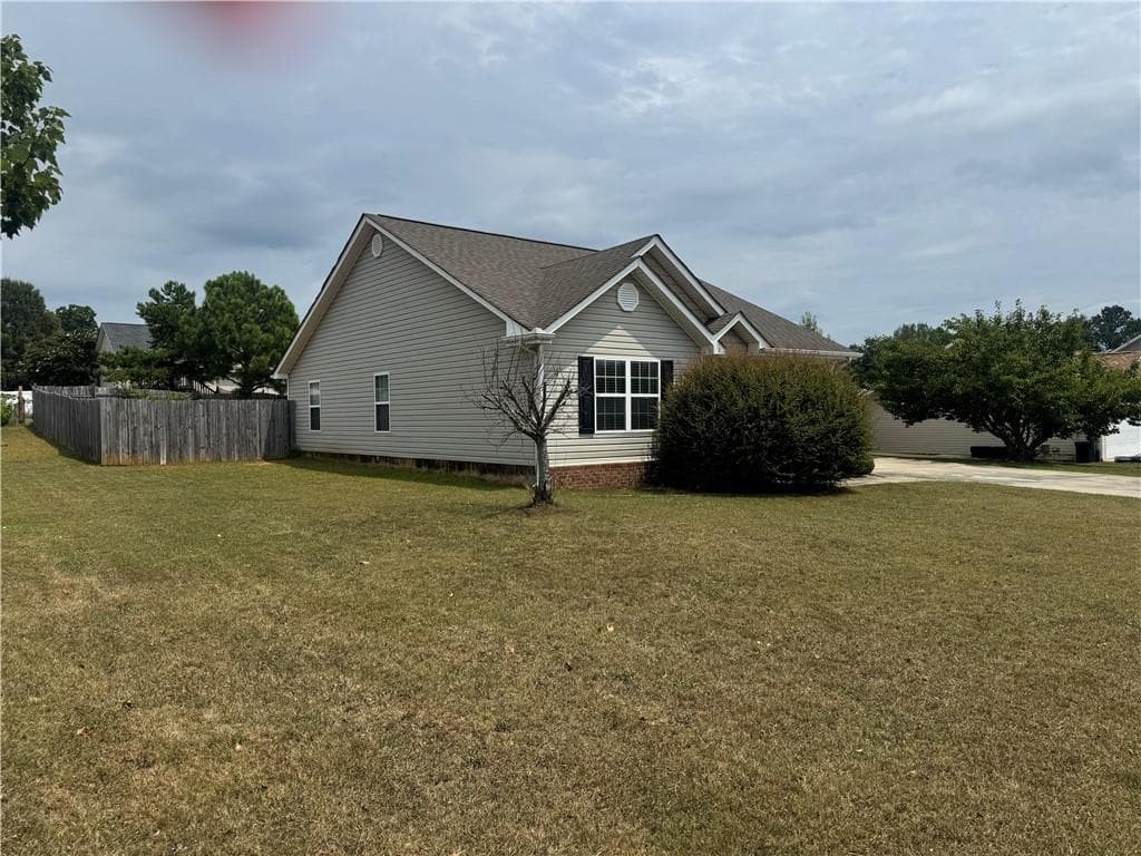 3 bedroom, 2 bathroom, 1,270 sq ft single family residence for sale at 50 Brittany Court, Chatsworth, GA 30705 — photo 5