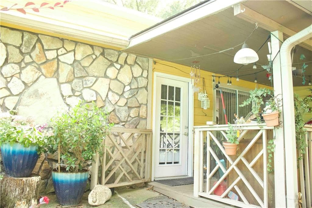 4 bedroom, 2 bathroom, 1,882 sq ft single family residence for sale at 5744 Everglades Lane, Norcross, GA 30071 — photo 2