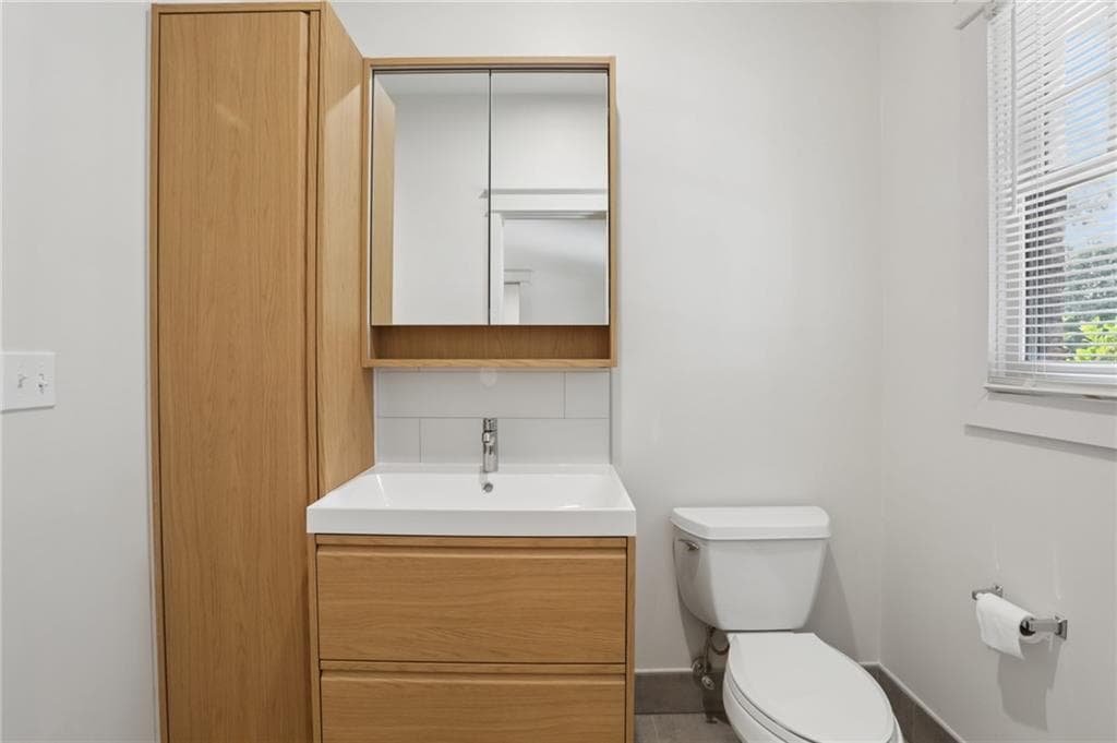 3 bedroom, 2 bathroom, 1,750 sq ft triplex for rent at 292 Fortune Street A, Atlanta, GA 30312 for $4,000 a month — photo 6