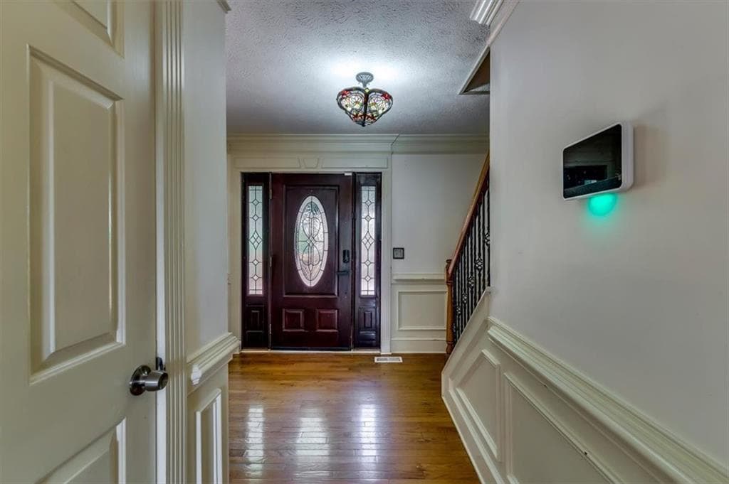 6 bedroom, 4 bathroom, 3,167 sq ft single family residence for sale at 6963 Whispering Oaks Court, Stone Mountain, GA 30087 — photo 4