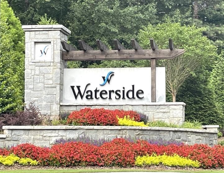 3 bedroom, 2 bathroom, 2,350 sq ft condominium for sale at 5067 Shirley Oaks Drive 307, Peachtree Corners, GA 30092 — photo 3