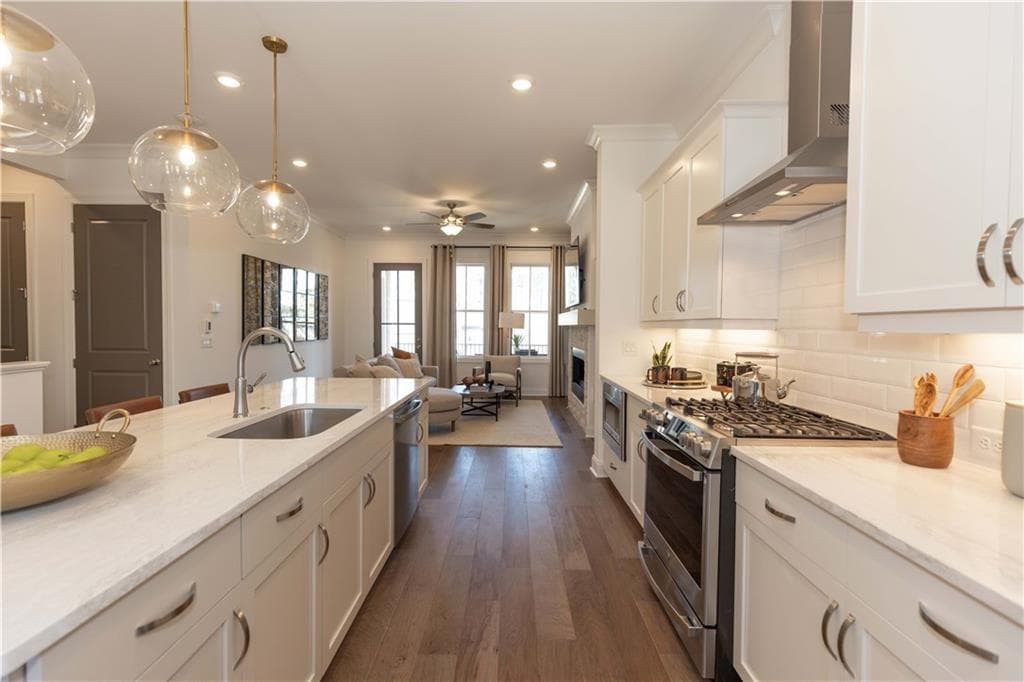3 bedroom, 2 bathroom, 2,350 sq ft condominium for sale at 5067 Shirley Oaks Drive 307, Peachtree Corners, GA 30092 — photo 9