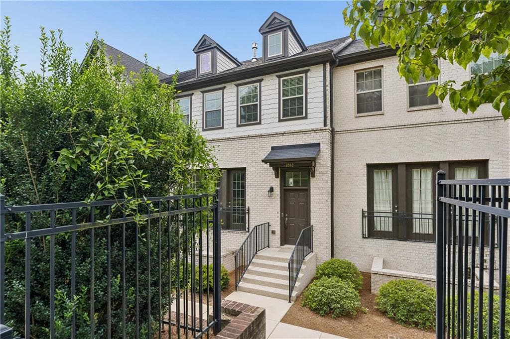 4 bedroom, 4 bathroom, 2,530 sq ft townhouse for sale at 4812 Highside Way, Smyrna, GA 30082 — photo 1 of 64