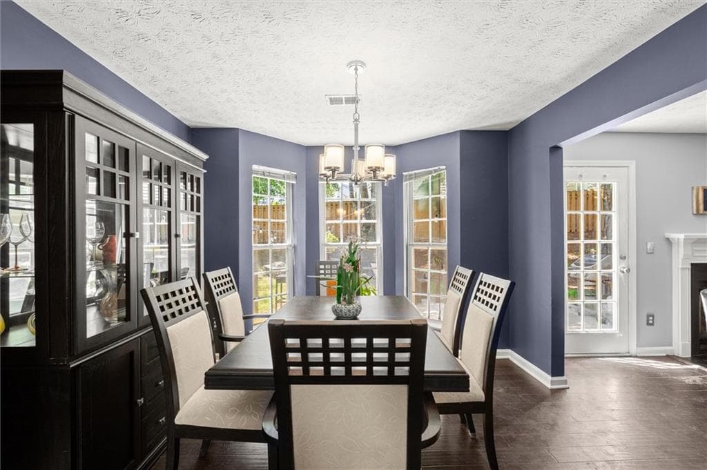 3 bedroom, 3 bathroom, 2,052 sq ft single family residence under contract at 3490 Parkbrooke Lane, Duluth, GA 30096 — photo 6