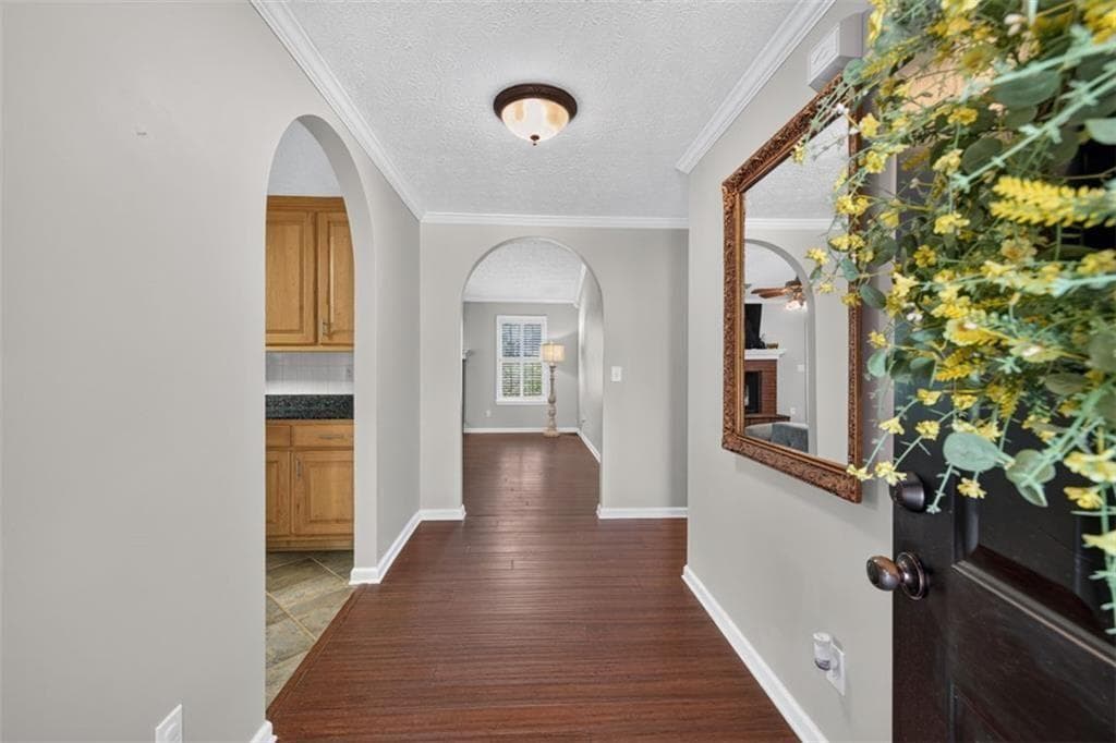 3 bedroom, 2 bathroom, 1,802 sq ft single family residence for sale at 1561 Timber Heights Drive, Loganville, GA 30052 — photo 4
