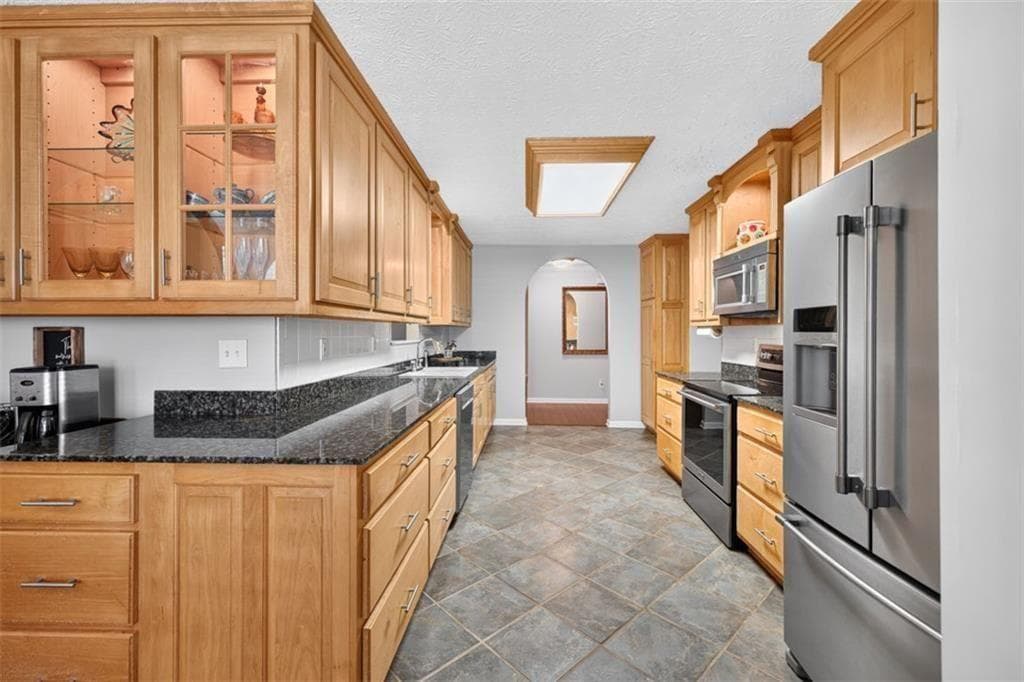 3 bedroom, 2 bathroom, 1,802 sq ft single family residence for sale at 1561 Timber Heights Drive, Loganville, GA 30052 — photo 7