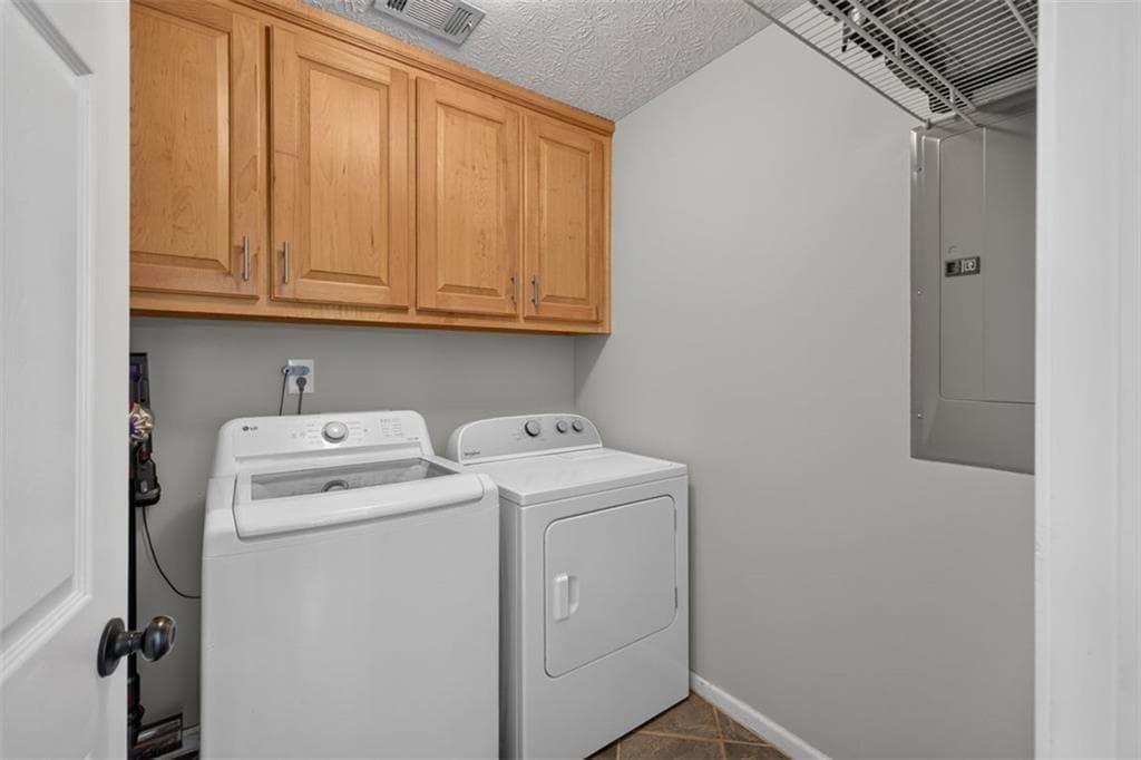 3 bedroom, 2 bathroom, 1,802 sq ft single family residence for sale at 1561 Timber Heights Drive, Loganville, GA 30052 — photo 10