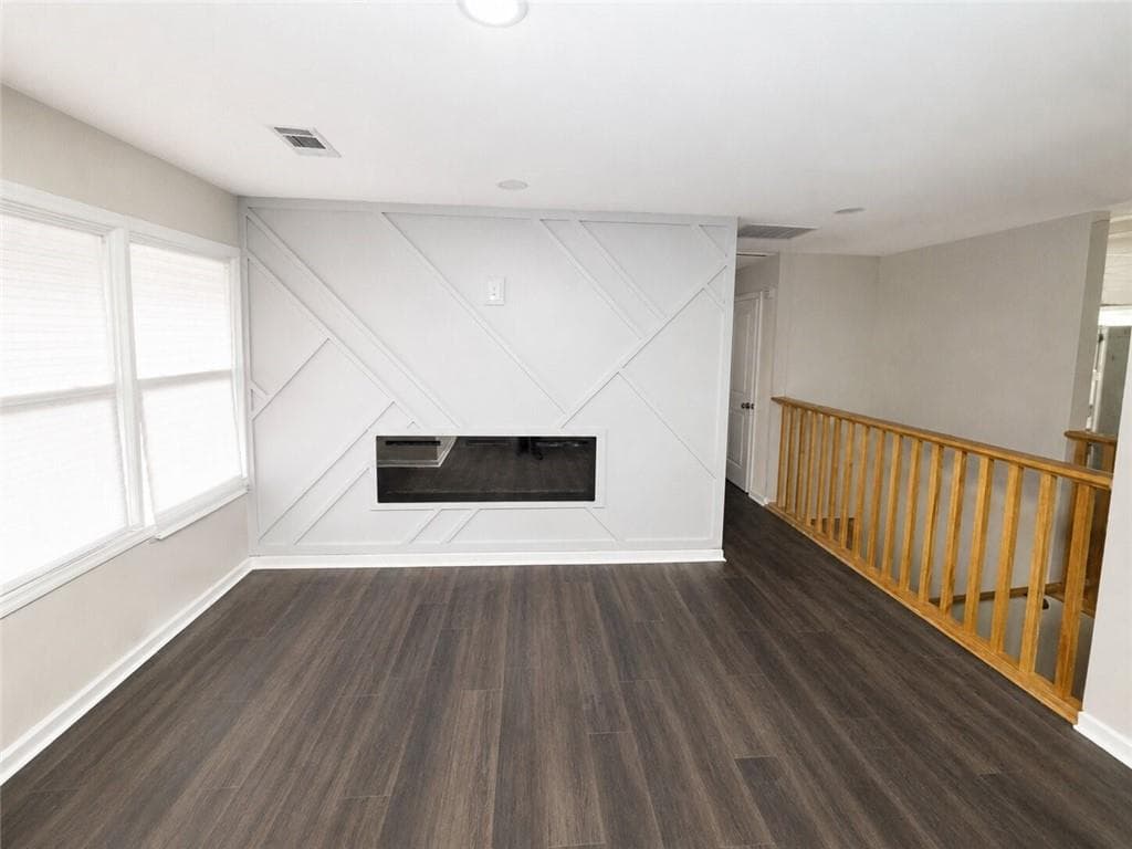 4 bedroom, 2 bathroom, 2,380 sq ft single family residence for sale at 2851 Headland Drive, East Point, GA 30344 — photo 6
