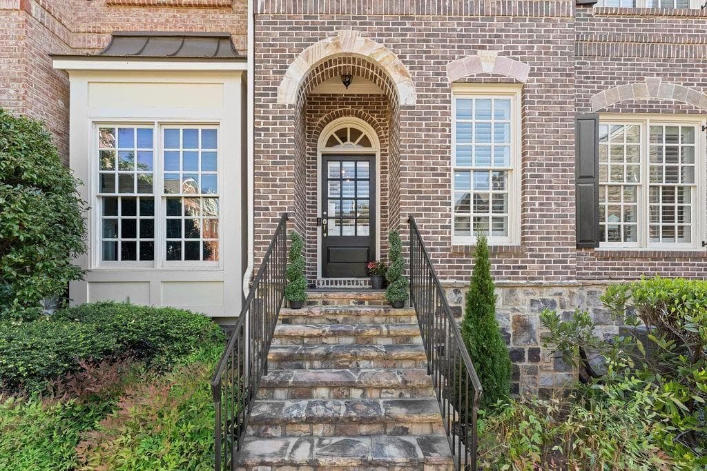 4 bedroom, 4 bathroom, 2,862 sq ft townhouse for sale at 594 Parkside Village Way, Marietta, GA 30060