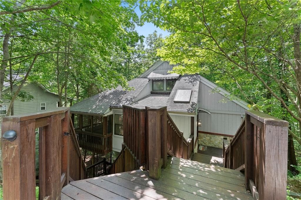 3 bedroom, 2 bathroom, 1,135 sq ft single family residence for sale at 17 Dach Bruecke Gasse, Helen, GA 30545 — photo 4