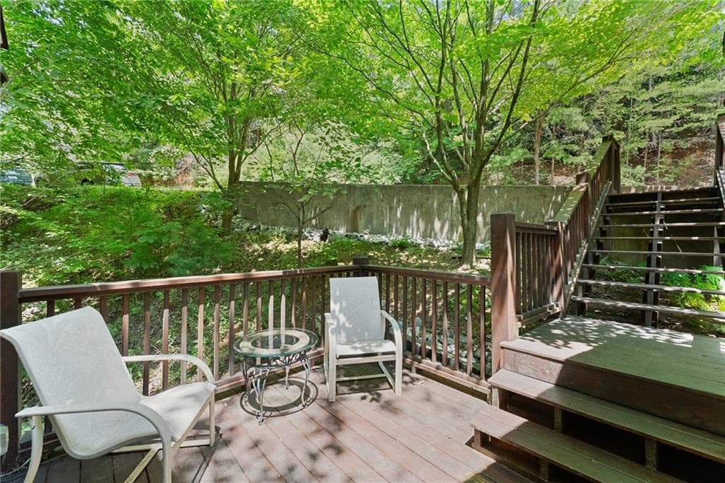 3 bedroom, 2 bathroom, 1,135 sq ft single family residence for sale at 17 Dach Bruecke Gasse, Helen, GA 30545 — photo 7