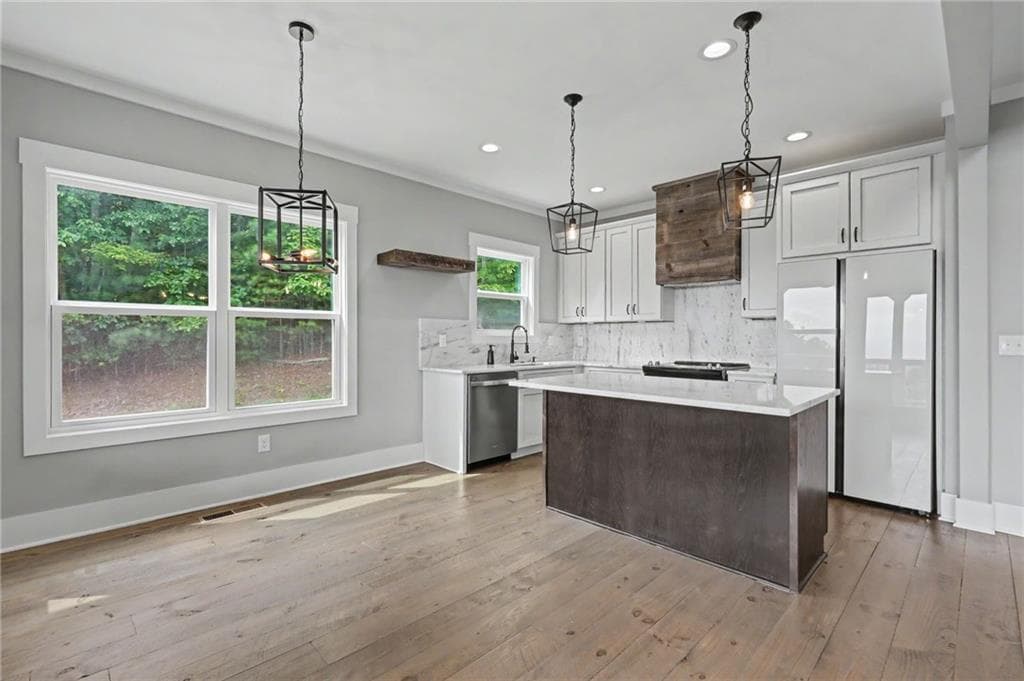 4 bedroom, 4 bathroom, 2,612 sq ft single family residence for sale at 9 Queens Court, Blairsville, GA 30512 — photo 4