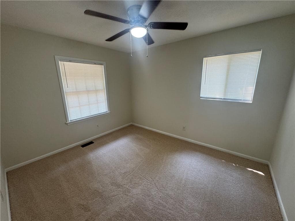 4 bedroom, 2 bathroom, 1,938 sq ft single family residence for sale at 8497 Stonewall Jackson Drive, Jonesboro, GA 30238 — photo 8