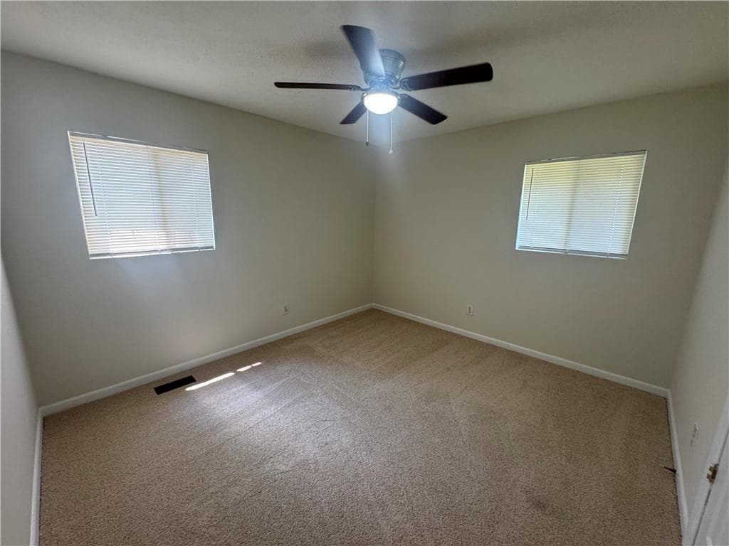 4 bedroom, 2 bathroom, 1,938 sq ft single family residence for sale at 8497 Stonewall Jackson Drive, Jonesboro, GA 30238 — photo 9